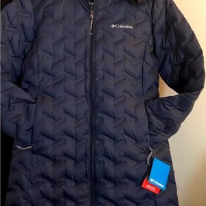 New with tag Columbia coat with hood and  insulation. Blue with logo.